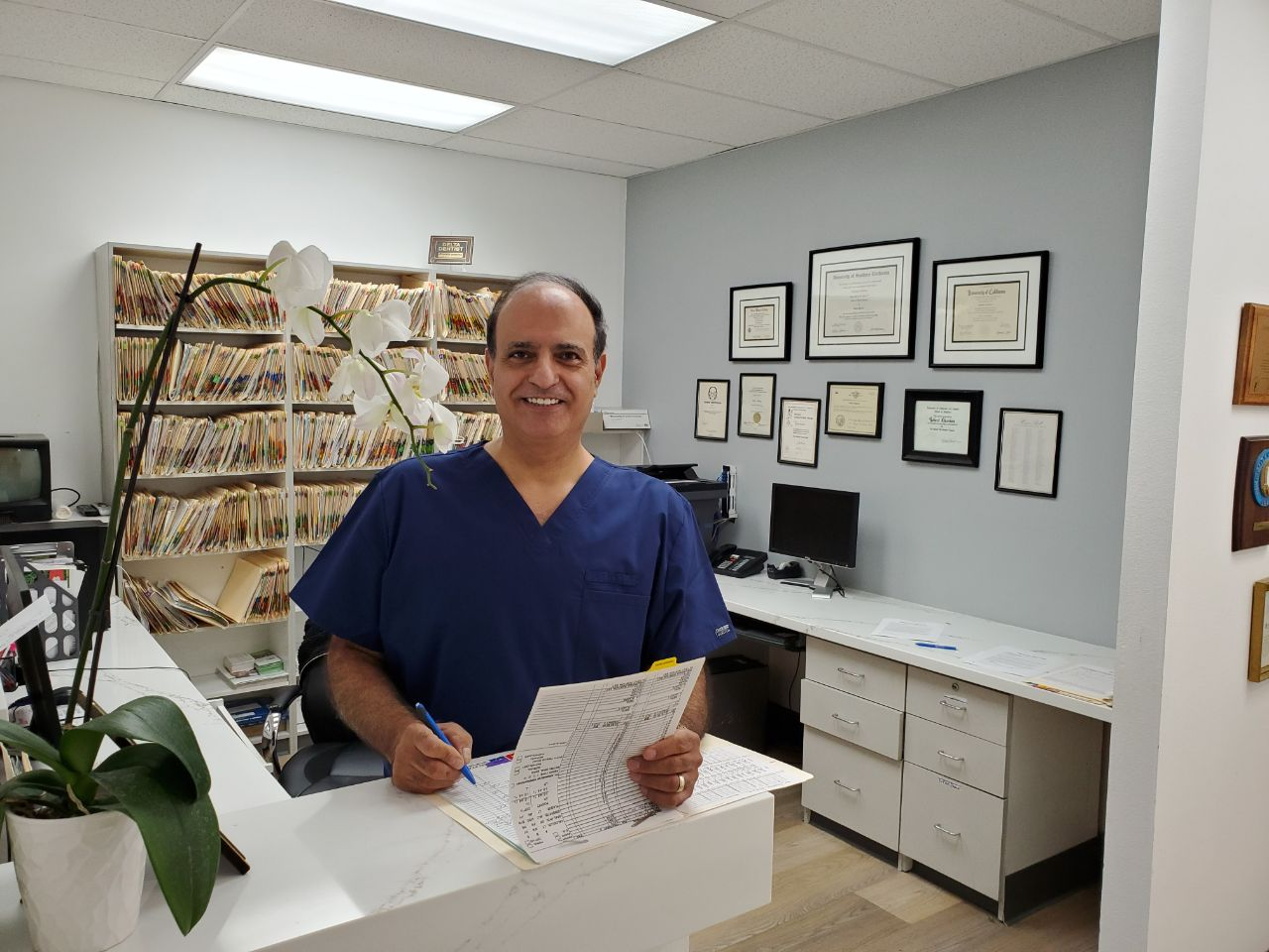 A friendly dentist in Encino,CA.